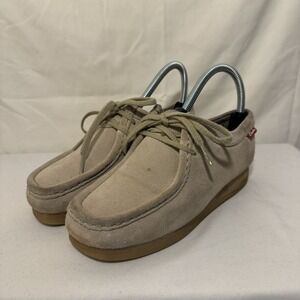 Clarks Women's Moccasins in Light Gray and Tan